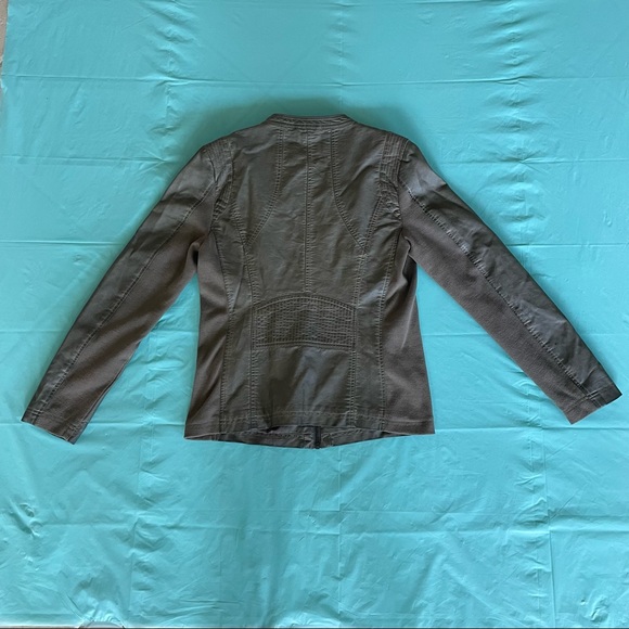 ‼️PLEATHER JACKET - Picture 9 of 11